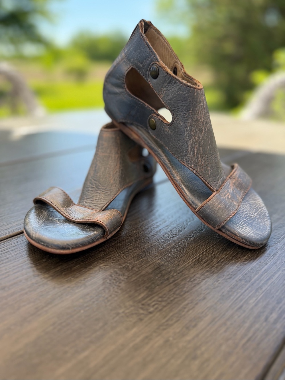 Bed Stu Soto Distressed Blue Metallic Leather Open Toe Sandal / 6